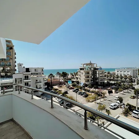 Lovely 2 Golem, Durres